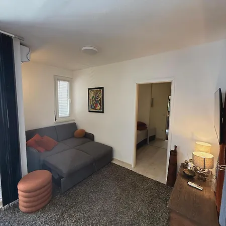 Apartament Boutique 01 *
